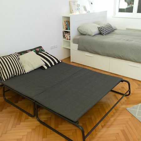 Bright & Stylish Studio Home, Superbly Located Sarajevo Exterior photo